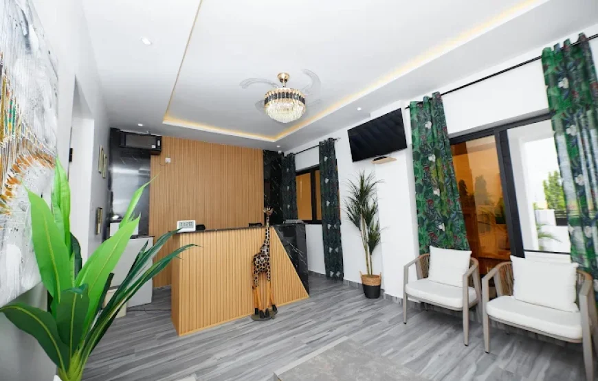 RIVER HILLS HOTEL & SUITES
