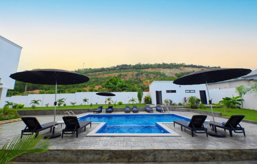 RIVER HILLS HOTEL & SUITES