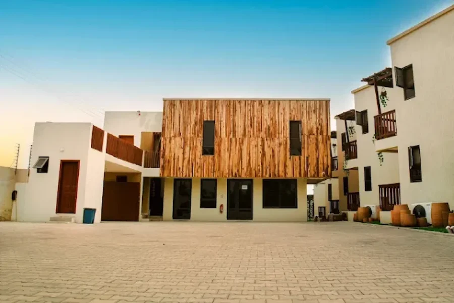 REDDINGTON BEACH RESORT