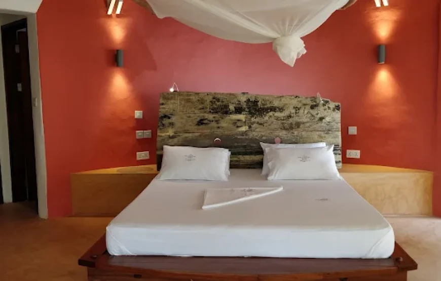 LOU MOON-ECO LUXURY RESORT