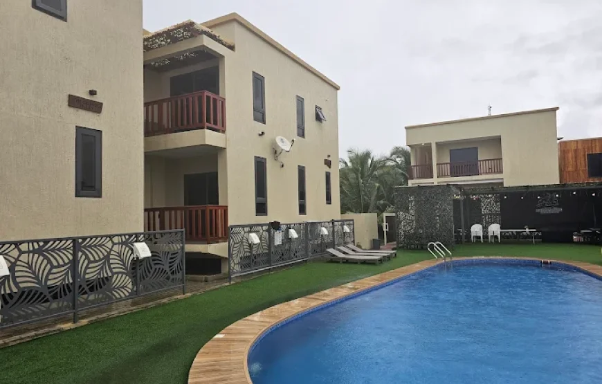 REDDINGTON BEACH RESORT