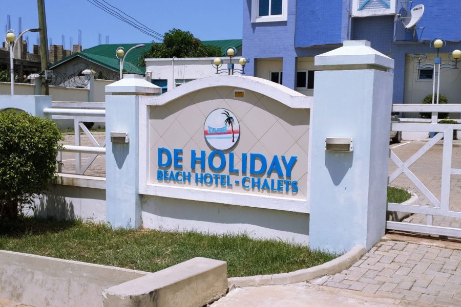 DE HOLIDAY BEACH HOTEL
